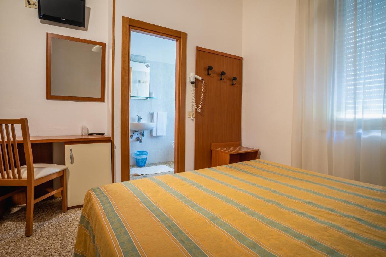 Hotel Happy มิลาโน แมริตทิมา ภายนอก รูปภาพ